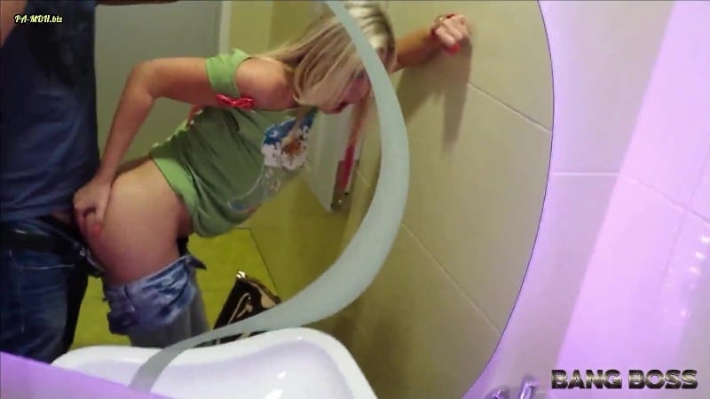 BANG-BOSS - Blondes fremdgeh Dummchen auf der Party ohne Umweg Anal abgelocht 4