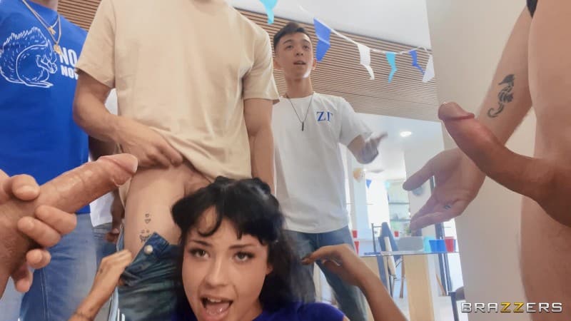 [BrazzersExxtra | Brazzers] 25/11/20 Beca Barbie More Nut November 4k/1080 2