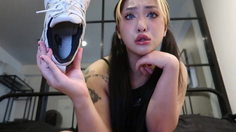 ClaudiaHon - Your Ex girlfriend makes you her shoe fucking wallet 2