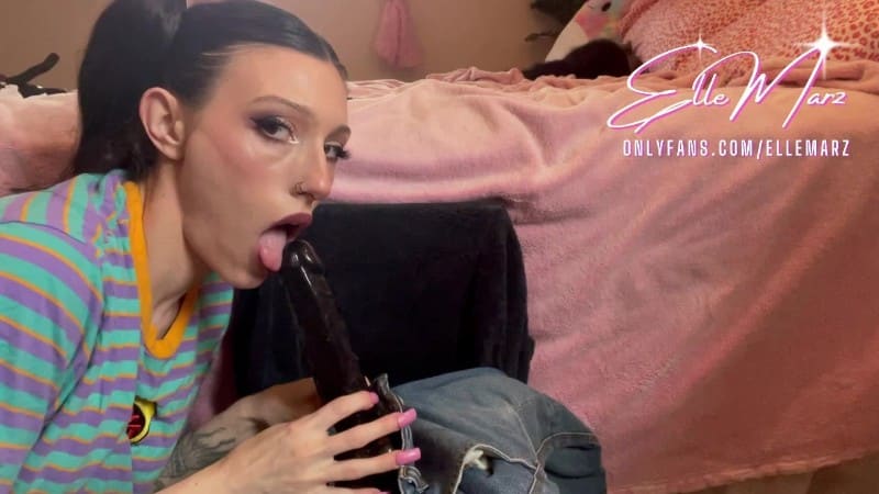 Elle Marz wake daddy with a messy blowjob and dildo ride 4