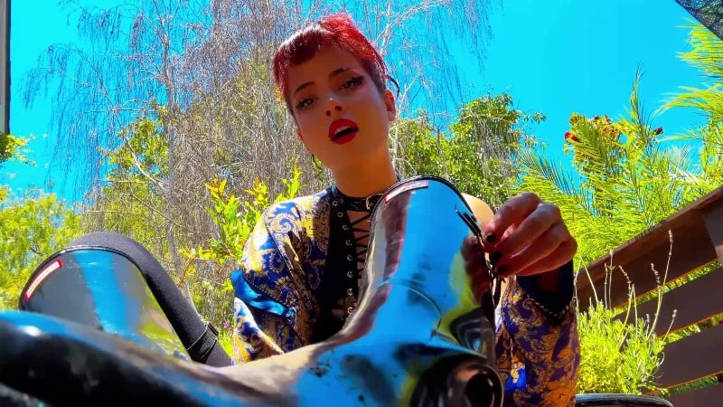 EnchantrixV - Sinking and Licking Mistress' Hunter Boots Clean 1