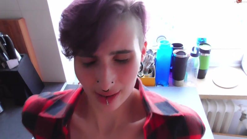 Eva-Baumgartner - Mein erster Sex in der Kueche und mein erster Pussy-Shot 5