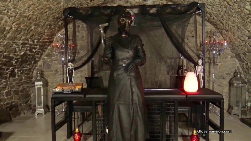 GloveMansion - Drained by the plague doctor - Fetish Liza 3