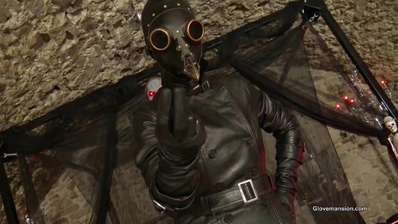 GloveMansion - Drained by the plague doctor - Fetish Liza 4