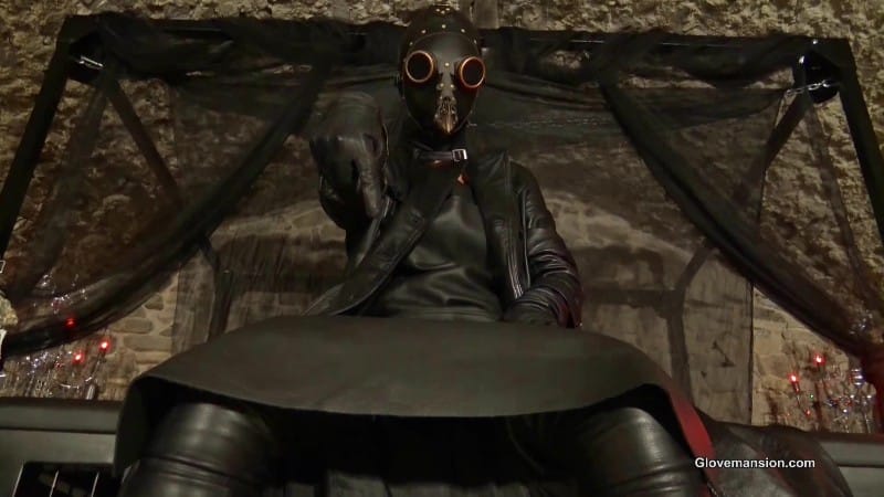GloveMansion - Drained by the plague doctor - Fetish Liza 5