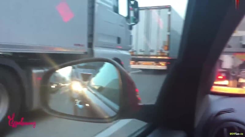 Gymbunny - Z Geil zum wartn - Blowjob mitten im Stau 2