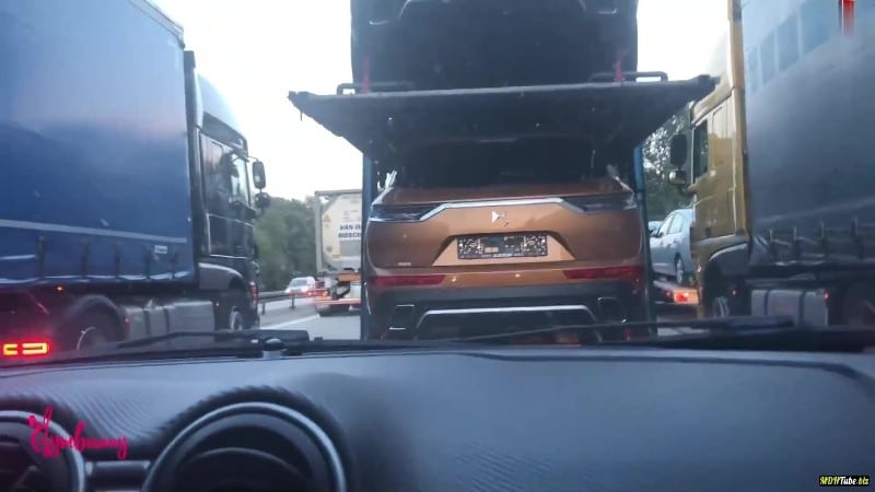 Gymbunny - Z Geil zum wartn - Blowjob mitten im Stau 17