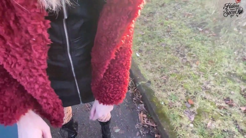 Hot - December 11, 2025 HannaSecret - Riskant-Public - Hobbyhure am Strassenrand 8