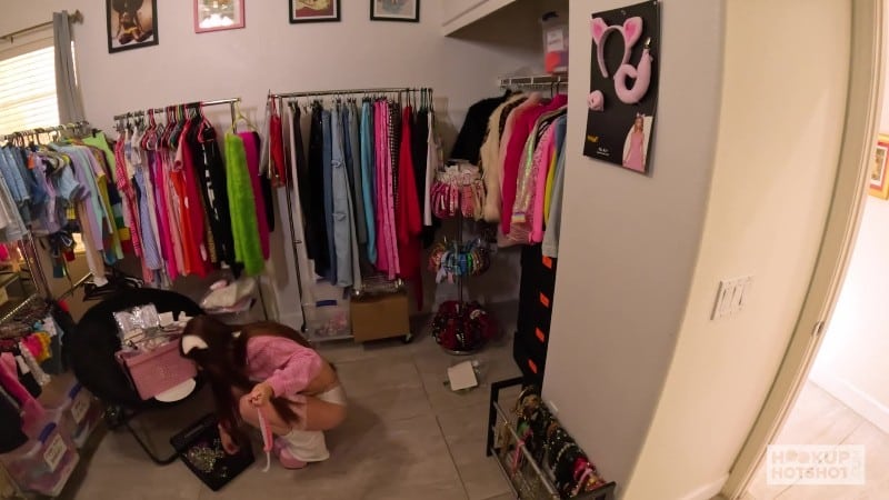 HookupHotshot 25/10/23 Episode 441 Juniper Ren 2 BTS FullHD 5