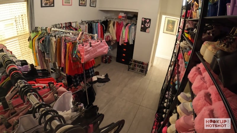 HookupHotshot 25/10/23 Episode 441 Juniper Ren 2 BTS 4k 3