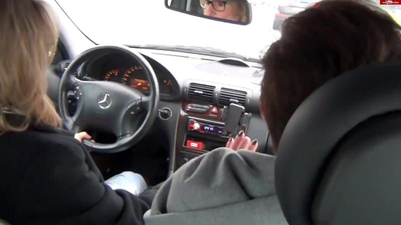 HornyRoxy - Motor kaltgepisst - Natursekt an der Bundesstraße 1