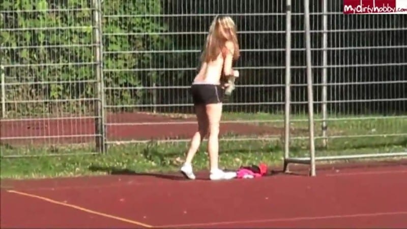 Jessie21 - Sportp latz Spanner geblasen gefick 1