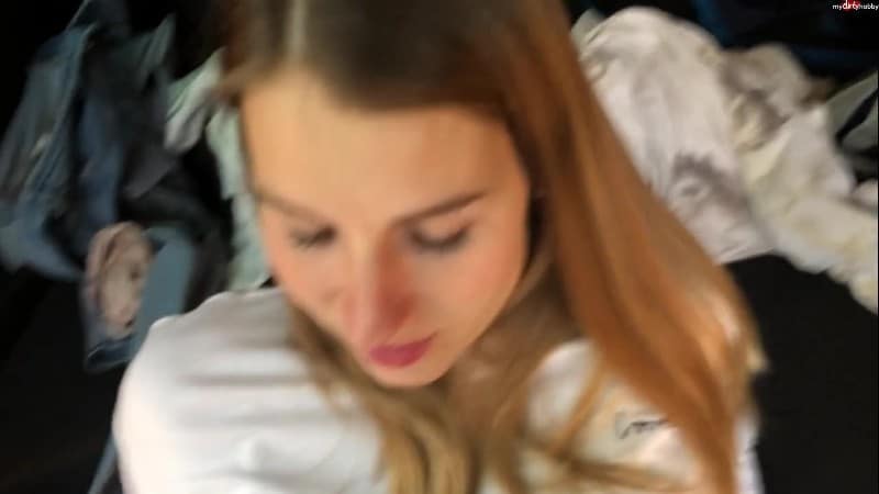 Julialove96 - Amateur Outdoor Car Creampie - Reingespritzt Public 2