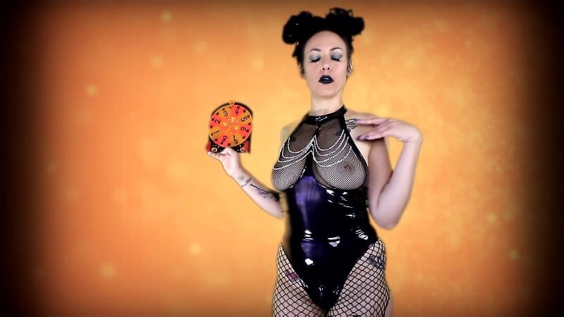 Kendall Olsen - Binge On Clips For Spooky Babe 1