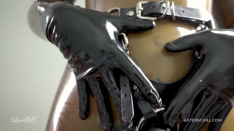 LATEXnCHILL - Cock Sucking Update for Drones 4