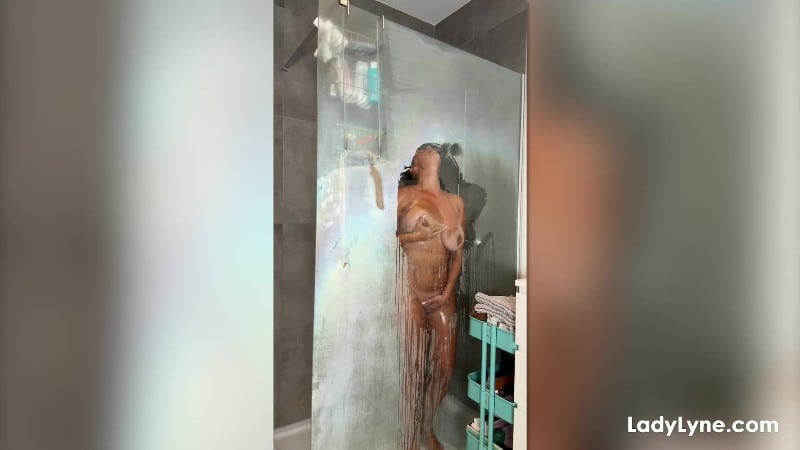 LadyLyne 25/11/13 Join My Morning Shower Routine FullHD 5