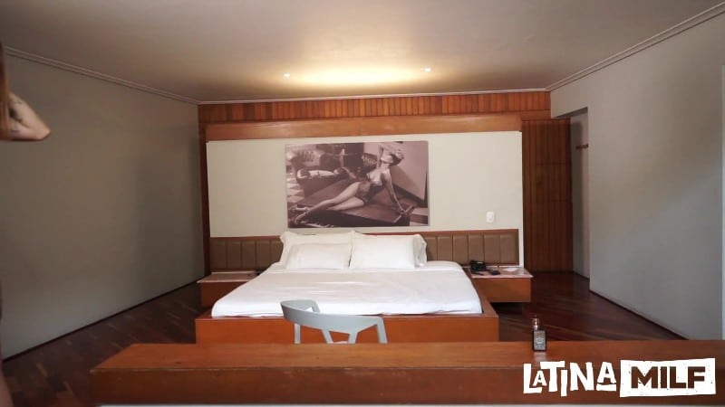 LatinaMILF 22 12 22 Amelia Red FullHD 24