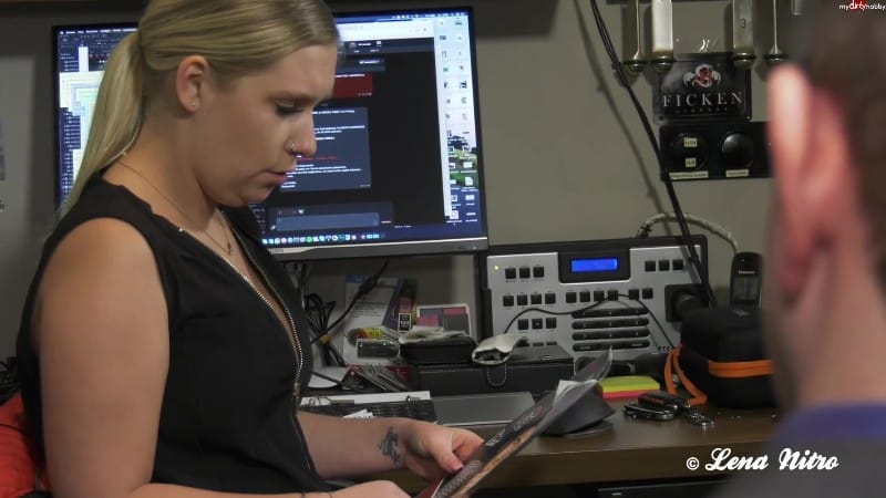 LenaNitro - Versicherungsvertreter weggefickt 2