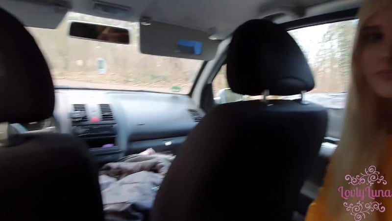 LovlyLuna - Mein erstes Mal im Auto 24