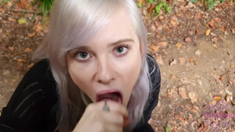 LovlyLuna - Riska nter ffen tlicher Blow job im Wa ld 4