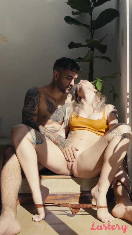 Lustery E1919 Alex And Sammm Stairwell Squirting XXX VERTICAL 1080p 2