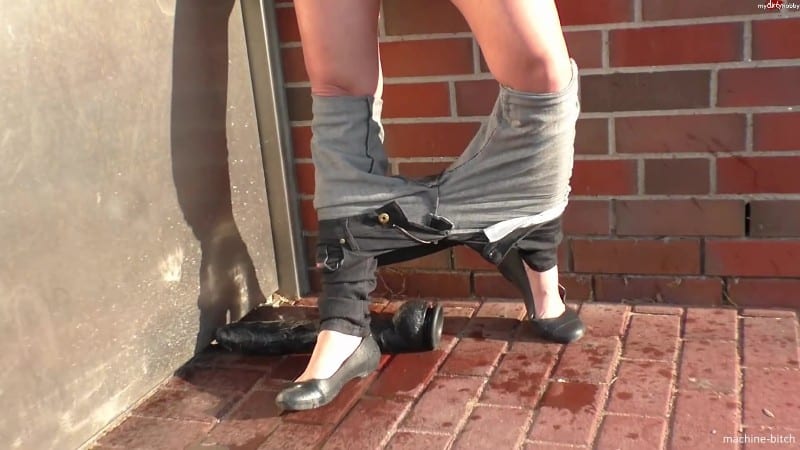 MACHINE-BITCH - Autobahnpraklplatz Riesendildo Squirt 5