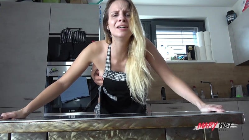 MaryWet - Die perfekte Hausfrau gefickt und vollgespritzt 5