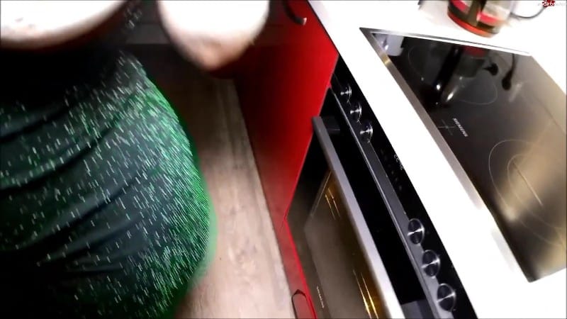 MelissaDeluxe - Suechtig nach Sperma - XXXL Creampie 2