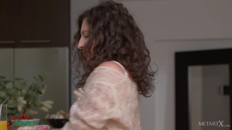 MetArtX 25/11/15 Helina Dream Breakfast Babe 2 FullHD 1