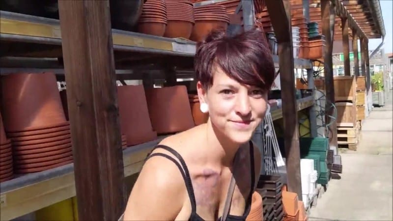 MiaSonne - Zum ersten mal heimlich im Baumarkt blank gezogen und befummelt worden 4