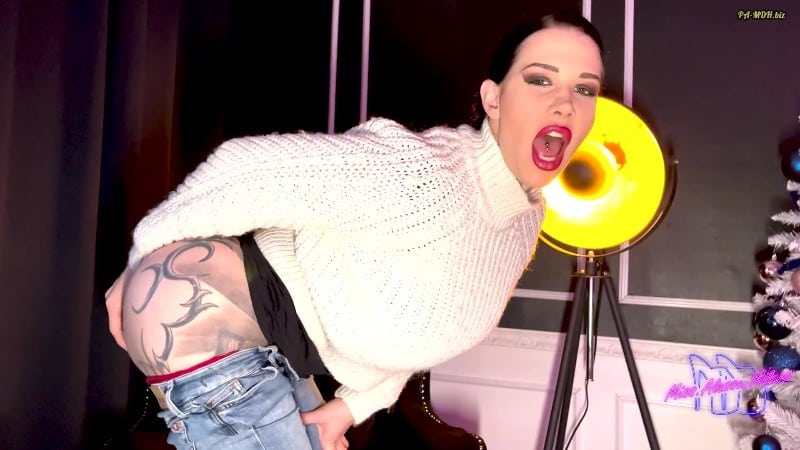 MissAlessaMilano - Analplug in Arsch - Mit Geilen High Heels Und Sexy Jeans 4