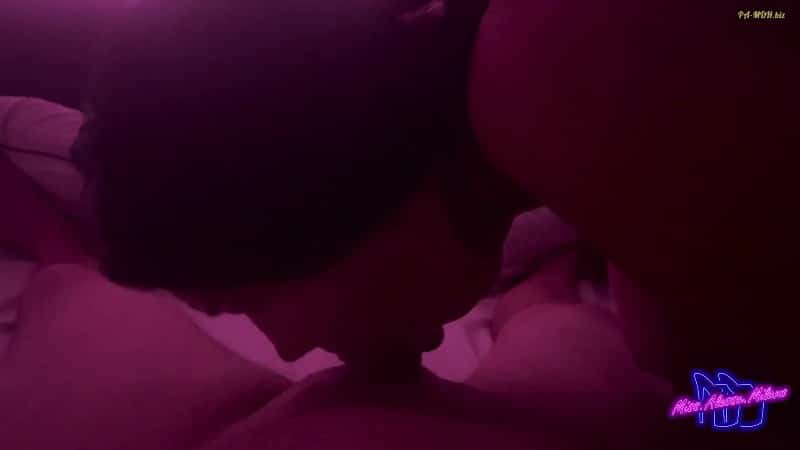 MissAlessaMilano - Boobshow endet mit spontanem Blowjob 5