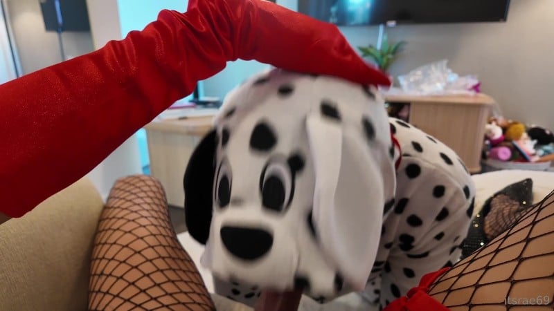 OnlyFans 2025 Itsrae69 Dominated By Cruella De Vil FullHD MP4-P2P 1