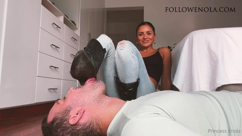 Princess Enola - My boots feed you 2