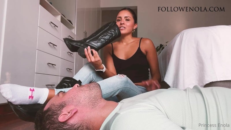 Princess Enola - My boots feed you 4