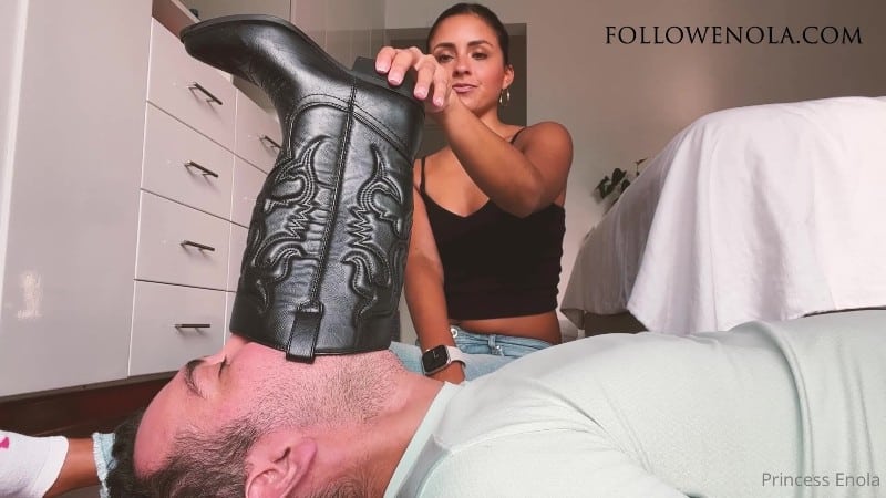 Princess Enola - My boots feed you 5