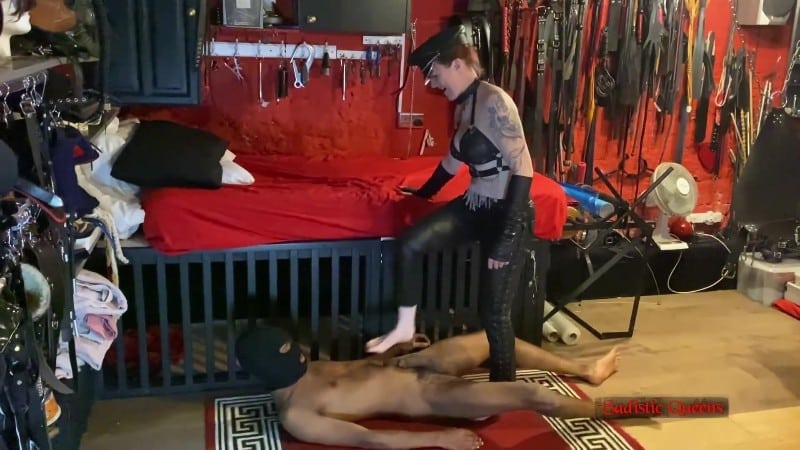 Sadistic Queens - Squishysax - Miss Kitty Bliss - Suffer Under My Feet 4