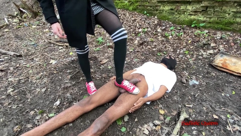 Sadistic Queens - Squishysax - Miss Tiffany Naylor - Converse Ball Flattening 4