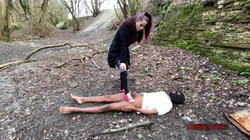 Sadistic Queens - Squishysax - Miss Tiffany Naylor - Converse Ball Flattening 5