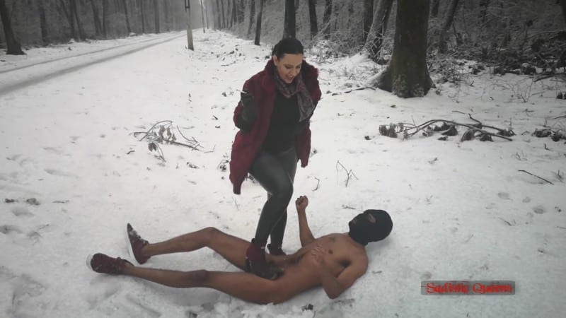 Sadistic Queens - Squishysax - Mistress Luna - Beaten In The Freezing Snow 4