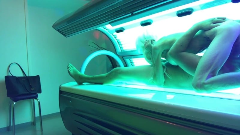 SexxyAngie - Solarium Chef zum Sex verfuehrt 3