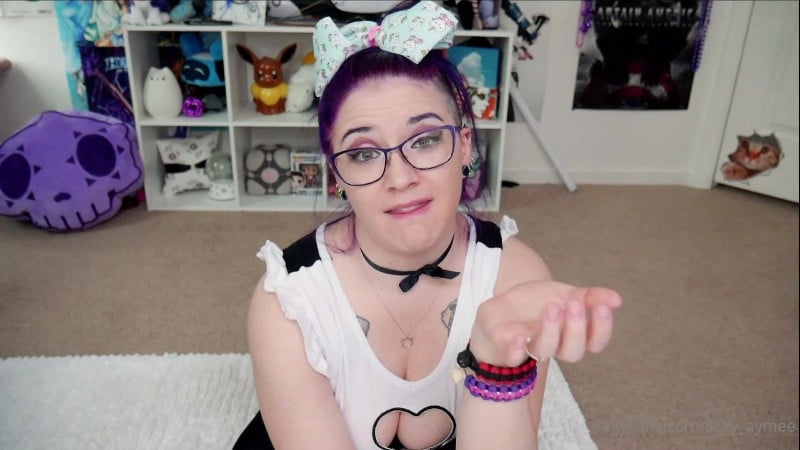 Sexy Aymee - virgin step-sister 2