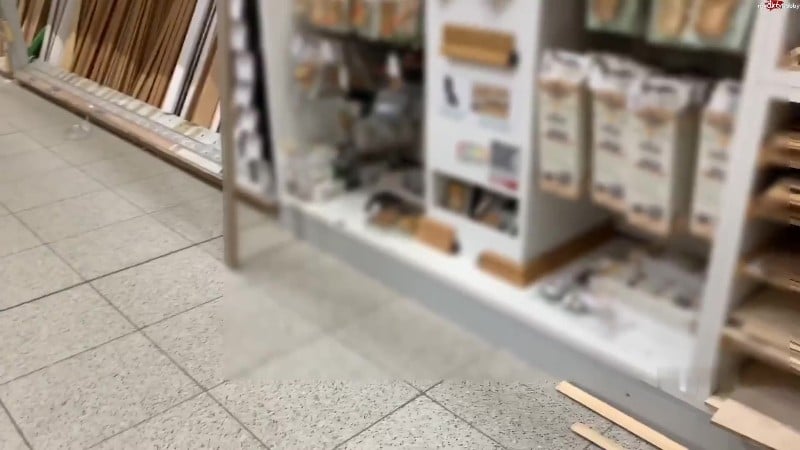 SteffiBlond - Baumarkt sauerei - Was passt besser rein Pinsel oder Zollstock Erstmal Revier markieren 27