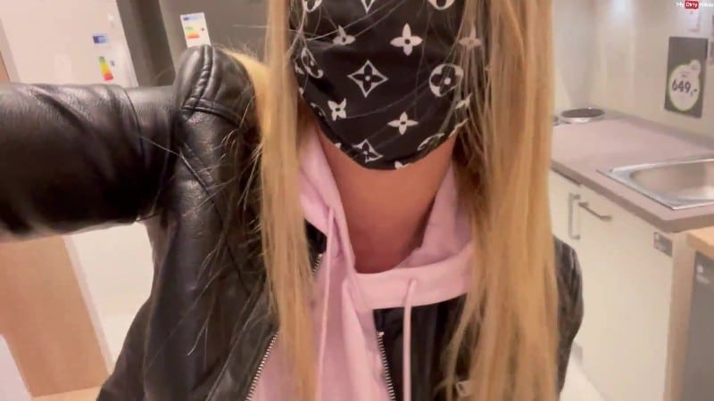 Taiga LaLoca - Dreister Public Piss - Im Moebelhaus 4