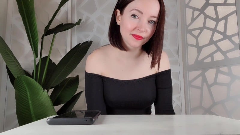 TheTinyFeetTreat - Bratty Secretary Feet 1