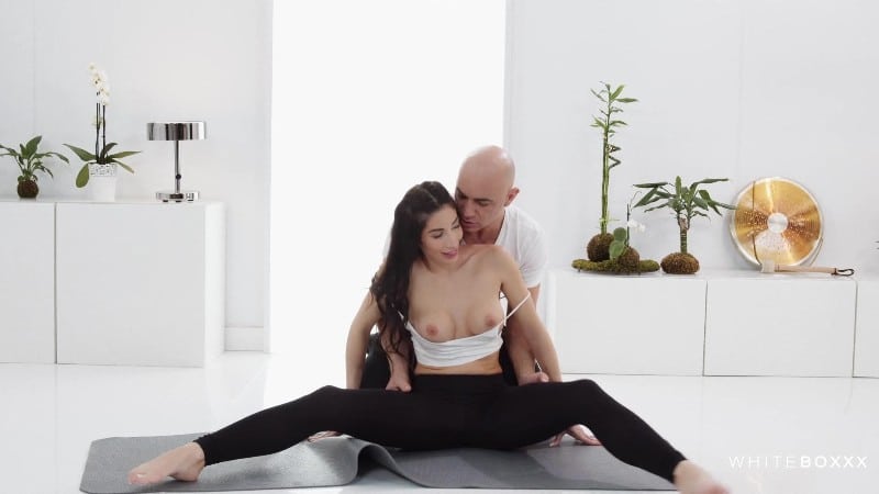 TheWhiteBoxxx 21 08 22 Clea Gaultier FullHD 4