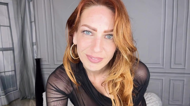 TrophyWifeNat - Hot milf seduces you 21