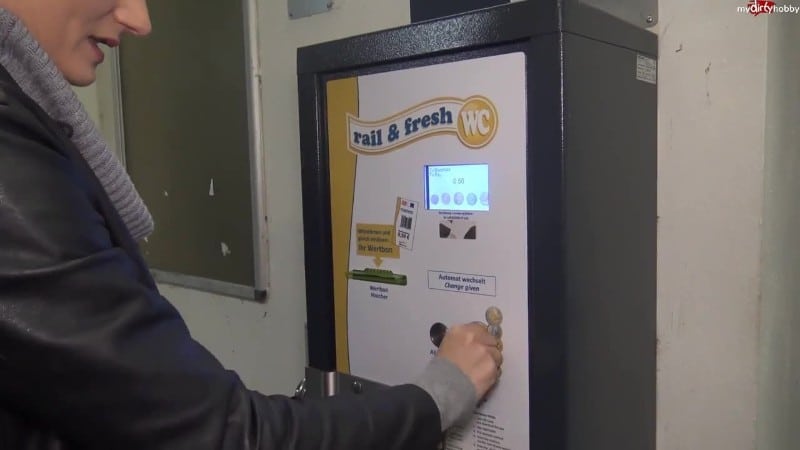 Vika Viktoria - Zug verpasst - Ficken oder Warten 10