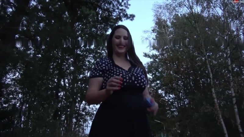 ViktoriaGoo - Die Pisse muss raus 5