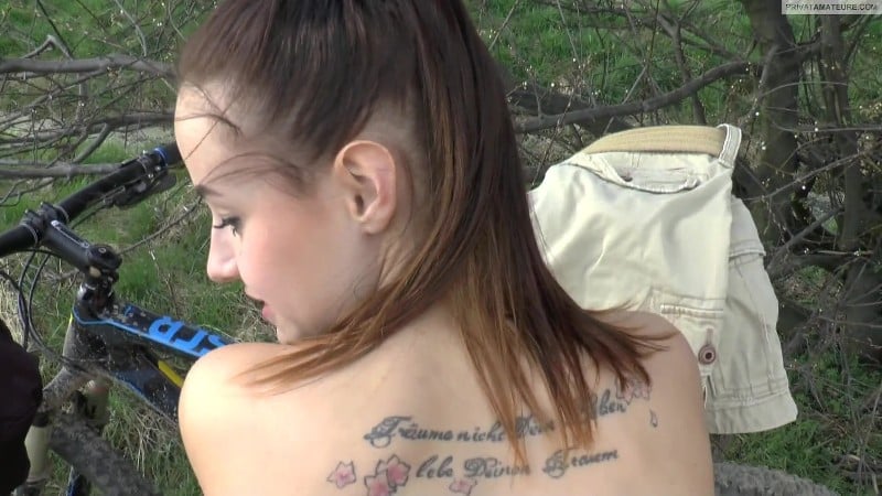 Young-Devotion - Fick in der Natur 5